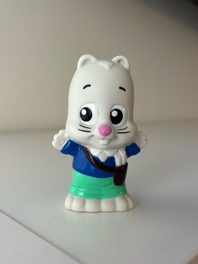 BUNDLES ON LP 3 / $20 
Little Tikes Apple Grove Pals White Bunny Figurine